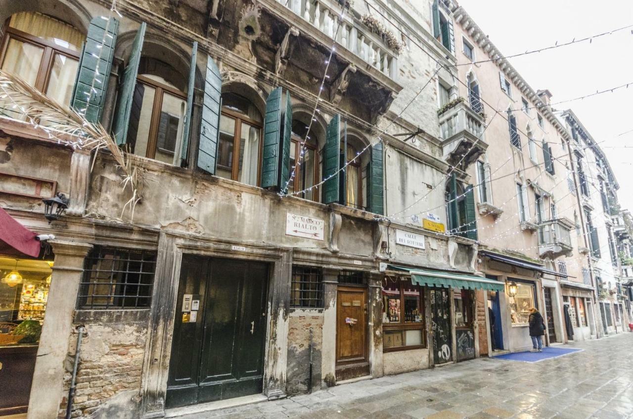 Corte Rialto Venetië Buitenkant foto